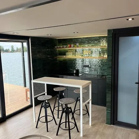 Splav Shoom Apartment *