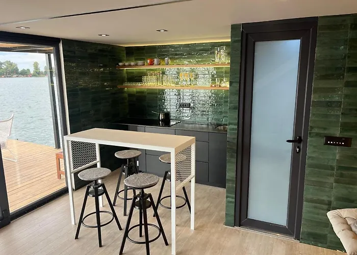 Splav Shoom * Ostruznica